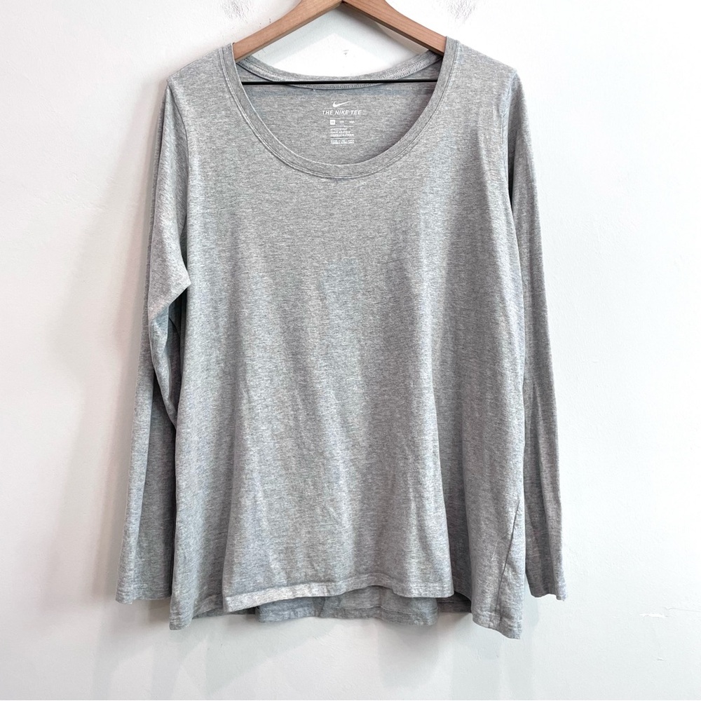 Nike The Nike Tee Athletic Cut Long Sleeve T-Shirt - Picture 2 of 10